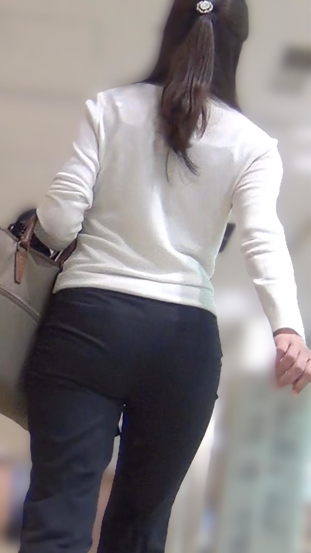 Stm.015 ラインが綺麗な パンツスーツお姉さん