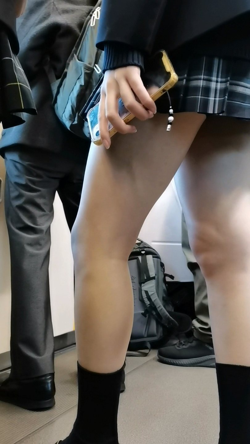 ちょうどよい肉付きの美脚