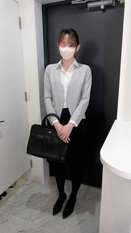 可愛すぎるOLが保険営業で大胆見せつけ♡スレンダーボディで美乳、パンチラ食い込み♡【パンチラ/美乳】