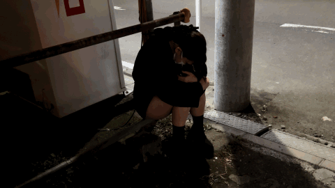 トー横系ギャルをホテル搬送　ショーパンから溢れる極上尻とウブな桃色乳首