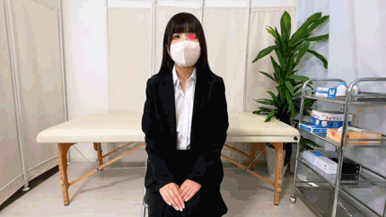 敏感な乳首を責めまくる定期検診。癒し系OLの美乳を揉みしだき、激しく絶頂【癒 し/内科医】