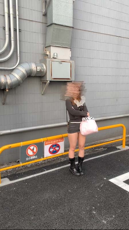 公園立ちんぼ女子のなりふり構わないエッチな誘惑♡パンチラだけでなくその中まで頂きました！