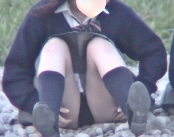 【再販】J○ 2人組 スカートめくり上げ 接写撮影