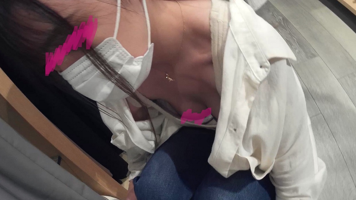 ★★★星3つpart8★前かがみ胸ちら胸チラN⑧「モロ上半身裸♡な美形店員さんをこれでもかと堪能♡」