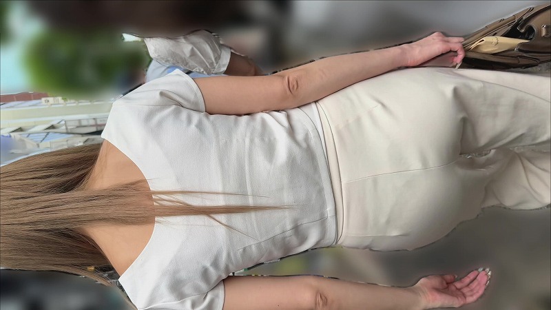 【再販】白いパンツからパンティーラインがクッキリ動画(/ω＼)