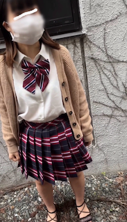 【再販】【閲o注意】外でナンパしてその辺の家の裏に連れて行き口内発射するまでしゃぶらせた