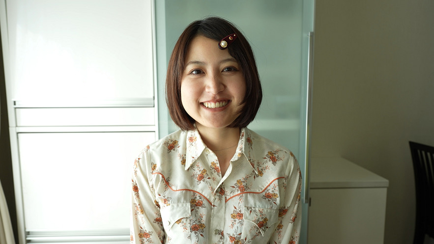 【再販】【個人撮影】浅桜エリの舌ブラシで「汚舌苔」採取