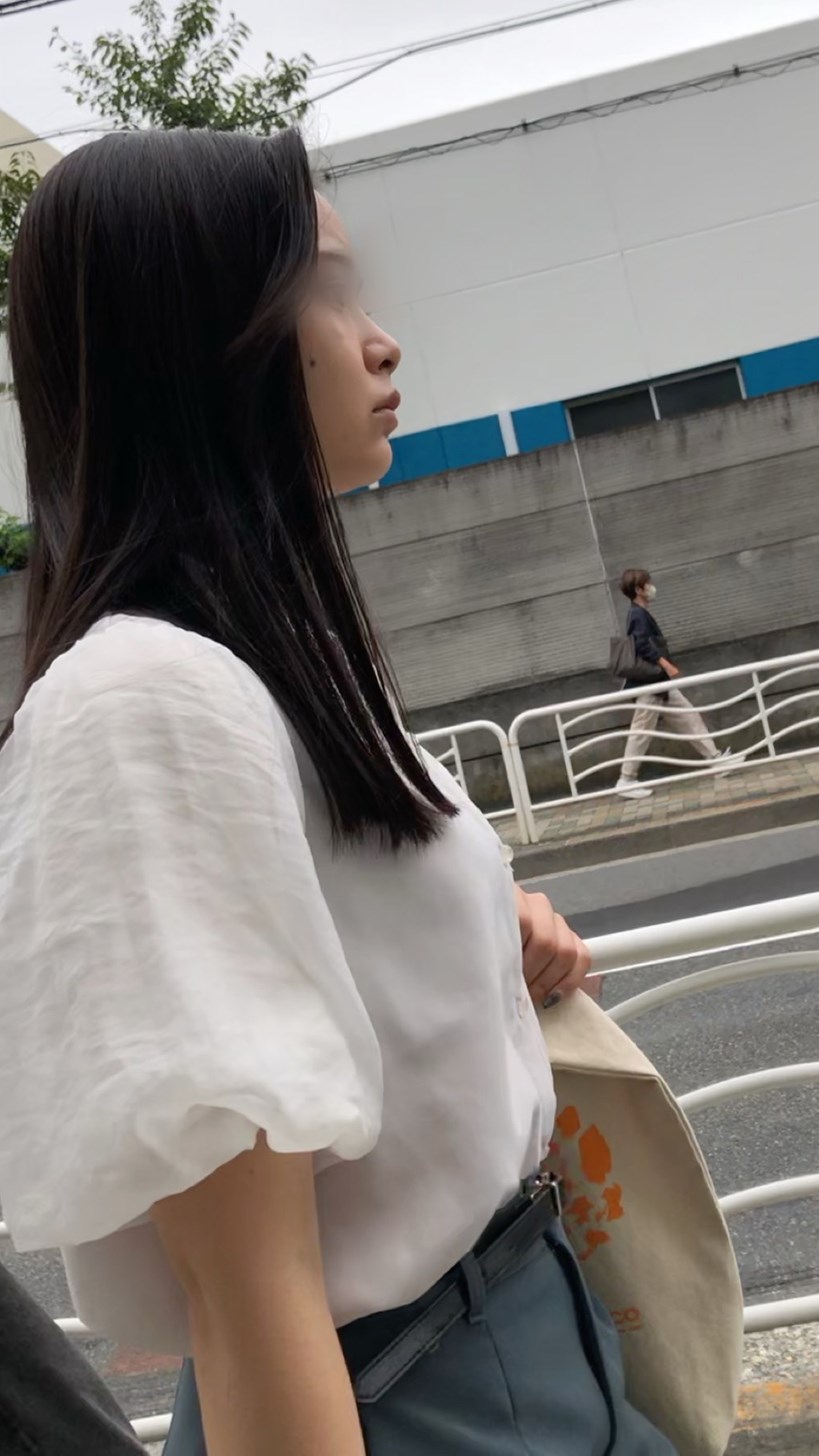 【横からの眺め392】スタイル抜群のＯＬさんは推定Ｅカップ！