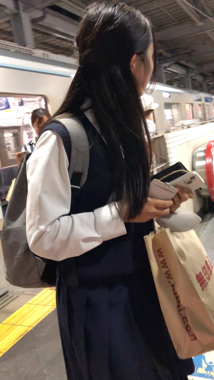 【放課後の眺め149】電車内で遭遇した真面目風ＪＫを並走で！