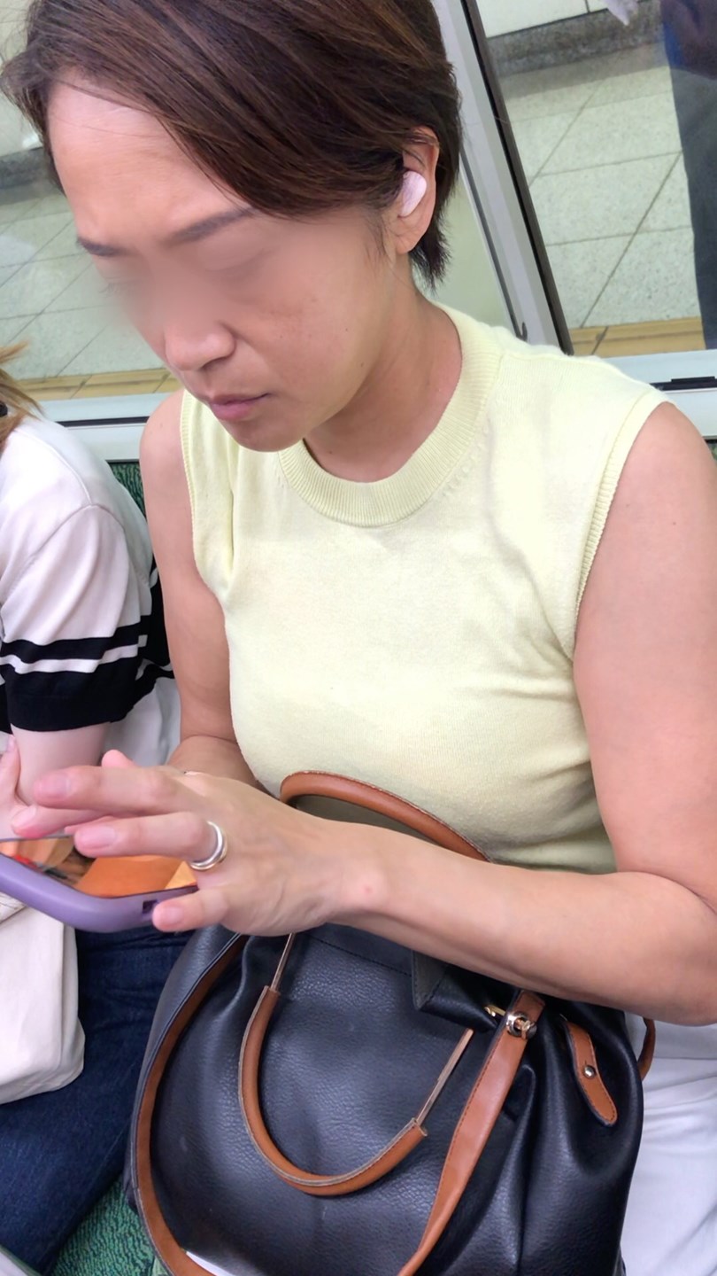 【上からの眺め64】スタイル抜群の健康ボディの奥様を上から観察！