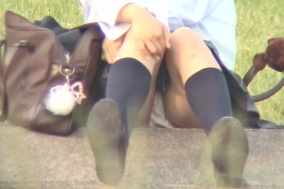 【再販】黒髪清楚系 J○2人組 パンチラ