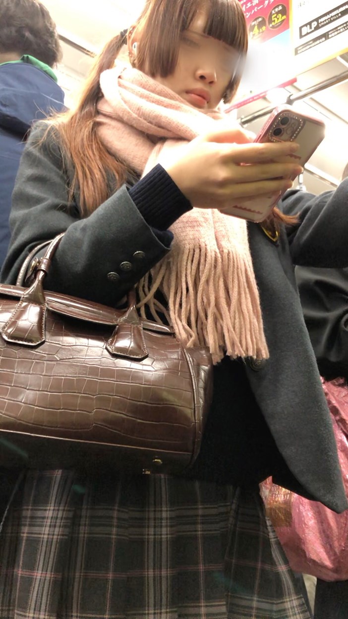 【放課後の眺め136】ツインテールの今どきＪＫを下から観察！