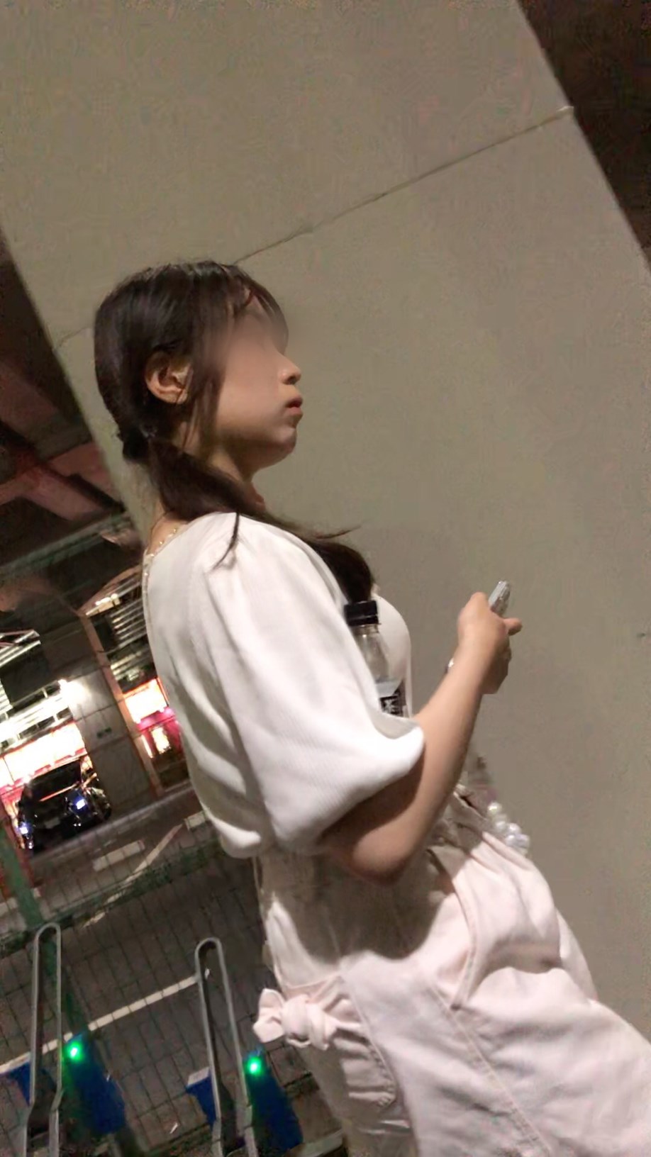 【横からの眺め380】あどけなさそうな恰好に予想外のＥカップＪＤを追いかけて！