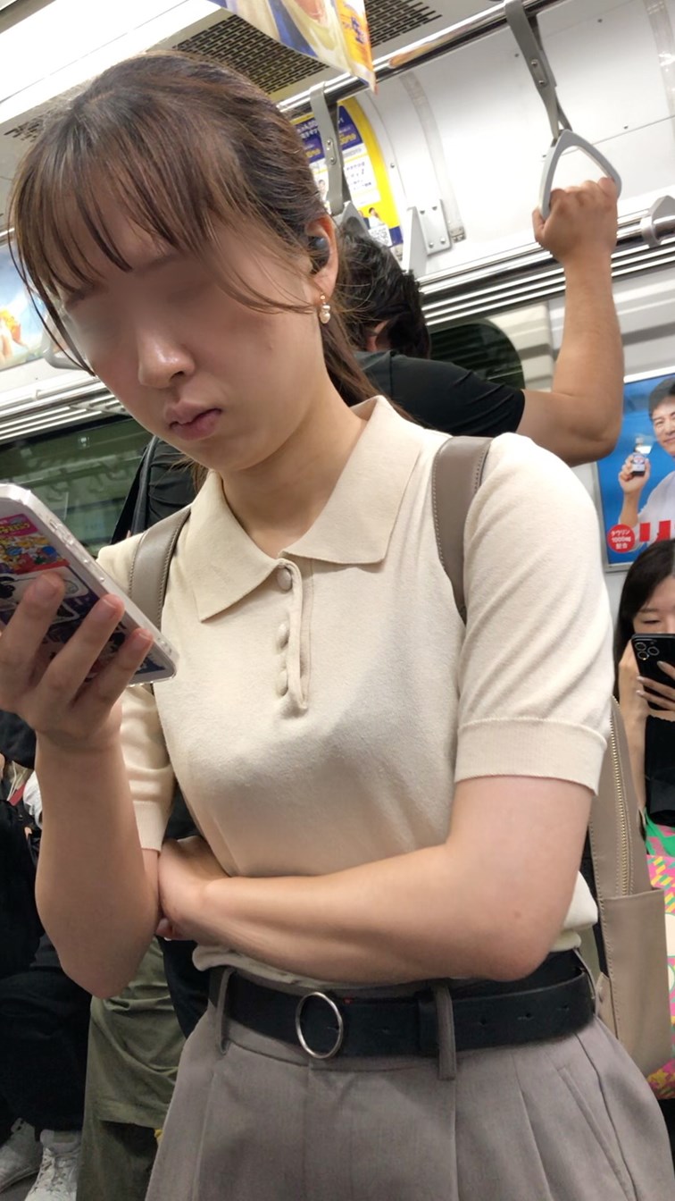 【すぐそこの眺め177_ちっぱいver】推定Ｂカップのちっぱいを電車内で観察！