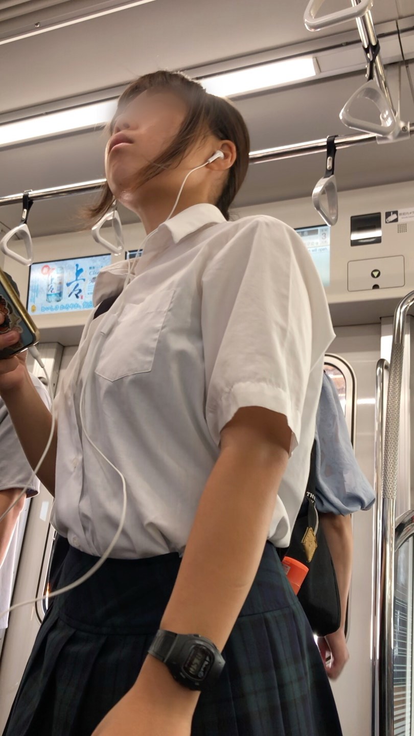 【放課後の眺め138】程よい肉付きのＪＫを電車内で観察！