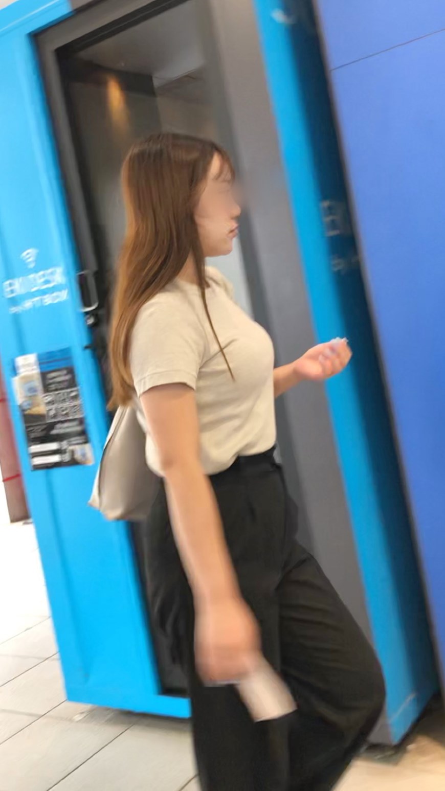 【横からの眺め388】エロエロボディのＯＬのＧカップバウンドに釘付け！！