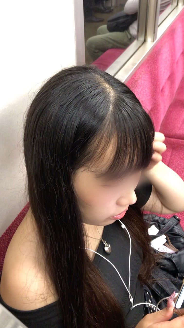 【上からの眺め72】露出度高めのギャルＪＤを上から観察！