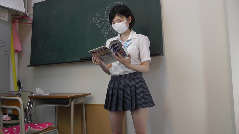 超ミニスカパンチラ　奈々ちゃん4 夢にまで溢れる存在感