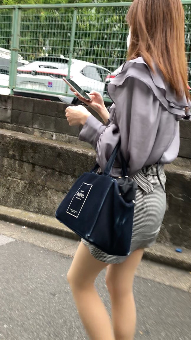 【横からの眺め352_ちっぱいver】スタイル抜群の高身長ミニスカＯＬに釘付け！！