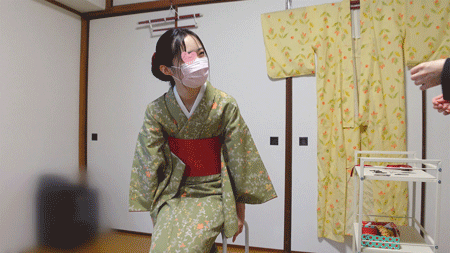 【再販】【3名50％OFF！2アングル】国宝級SALE再！3人の女性が半裸お着替え【4K】