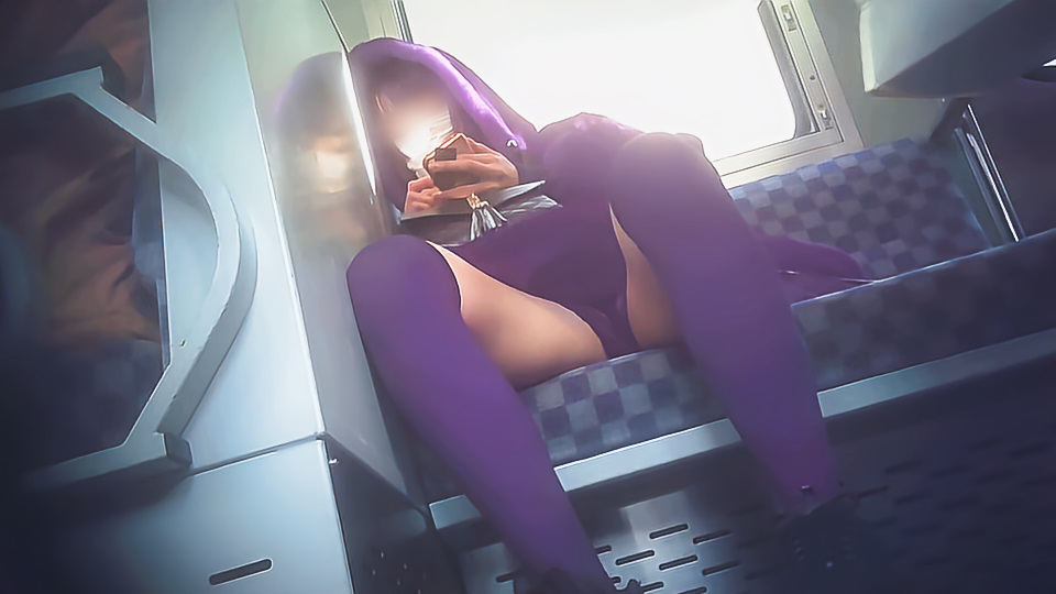 【再販】【真生版】ニーハイ地雷系女子が電車対面で見せつける様に股を大きく連続開閉