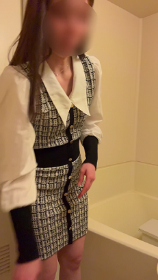 【美女/着替え　002】　私服スク水学生服…トイレでの二段階着替え盗撮風映像