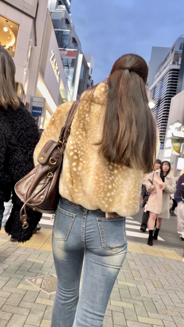 デニム女子コレクションVol.139 ブルーのフレアデニムのプリプリヒップのお姉さん達