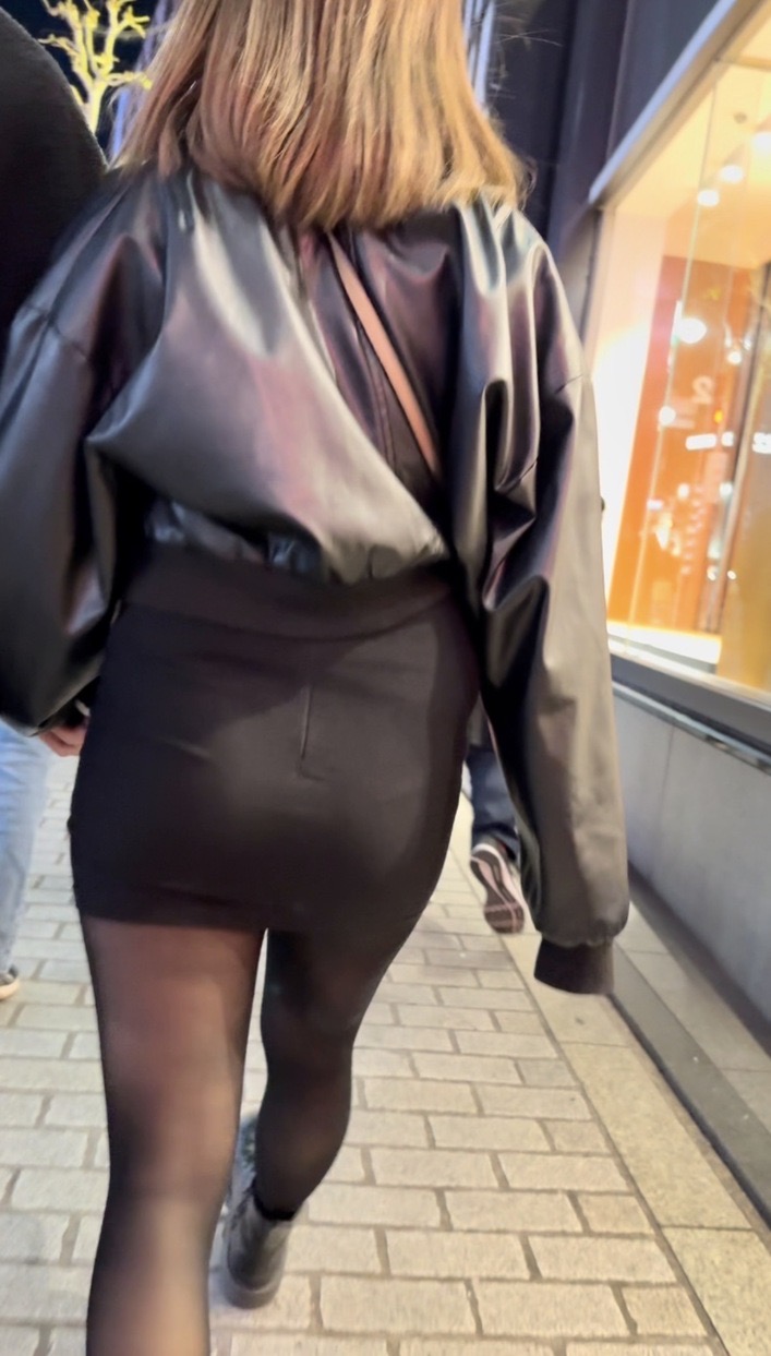 タイトスカート女子コレクションVol.51 めちゃくちゃタイトなパンストミニスカートのお姉さん達２選！