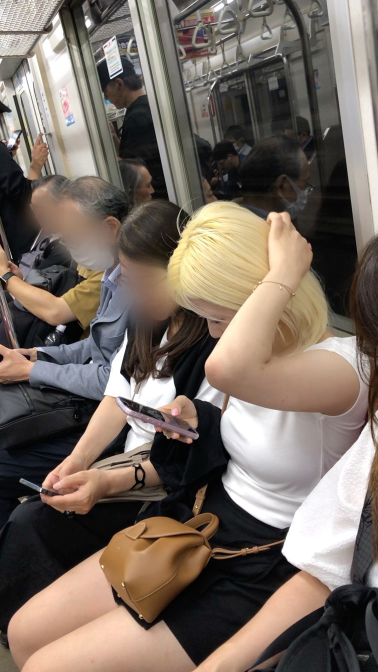 【上からの眺め56】スタイル抜群のセクシーギャルを追い回し上から観察！