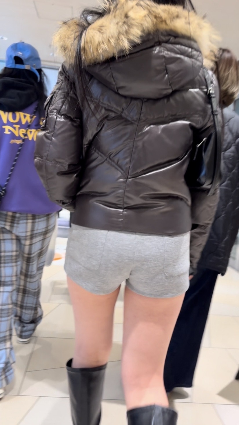 ヒップコレクションVol.39 美脚ショーパンの美尻お姉さんとツインテールショーパンニーハイのJDちゃん