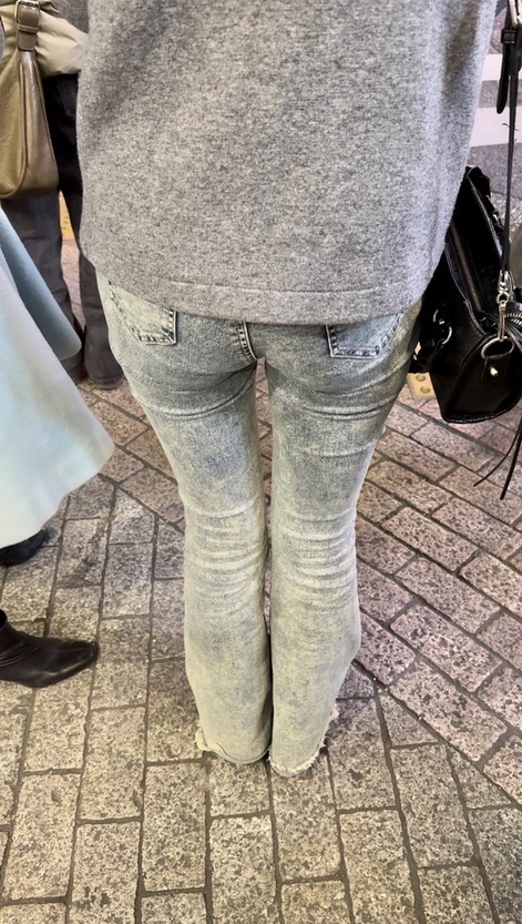 デニム女子コレクションVol.111 モデルスタイル美デニムJDと柔らかそうな美尻デニムのネイリストのお姉さん