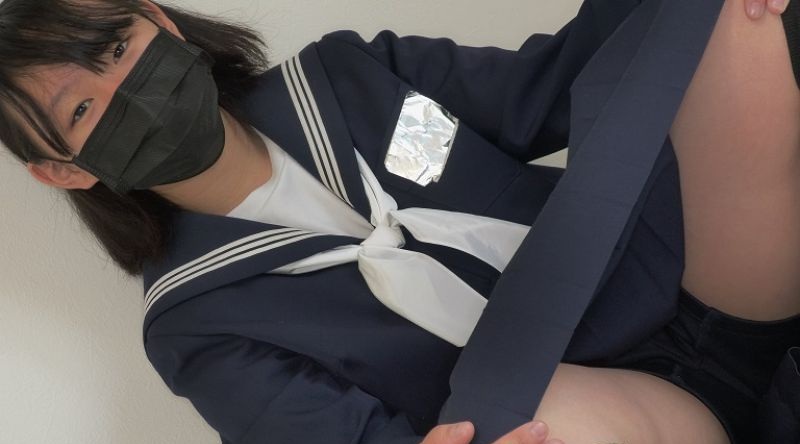 【再販】芋娘♪セーラー服にバレーパンツ、パンチラ♪大開脚がエロい♪パンツ汚れあり♪　１６０