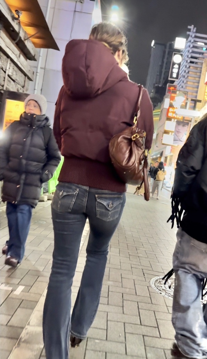 デニム女子コレクションVol.108 なんかエロいフレアデニムのデニム尻のお姉さん達3選！