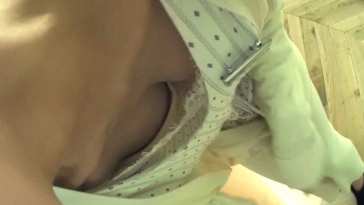 ★新作part4★前かがみ胸ちら胸チラN④「美乳♡ 巨乳♡ 微乳♡（＆ち〇び）3者3乳♡店員さん♡」