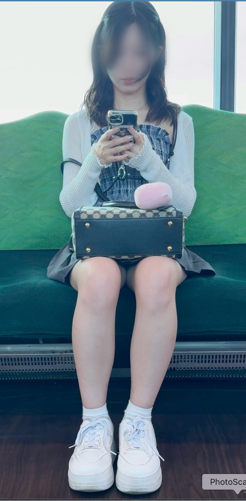 【再販】韓流系のS級美人都会のお姉さんのミニスカの奥まで覗き込み