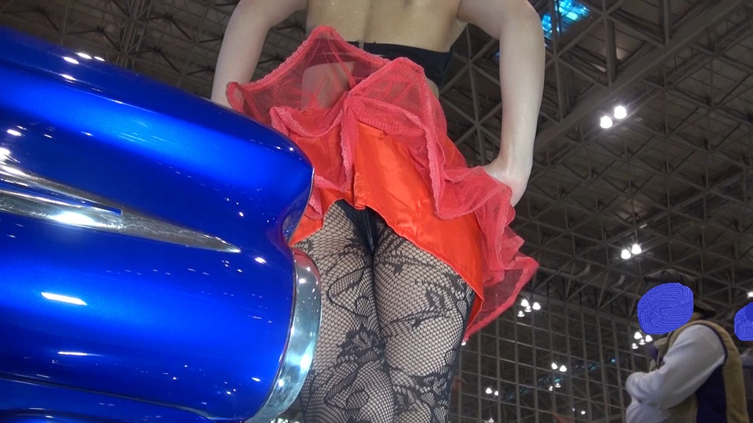 【再販】色気ムンムンギャル2人組が大混雑のカメコ達に囲まれたので、とんでもない角度からの撮影になりました