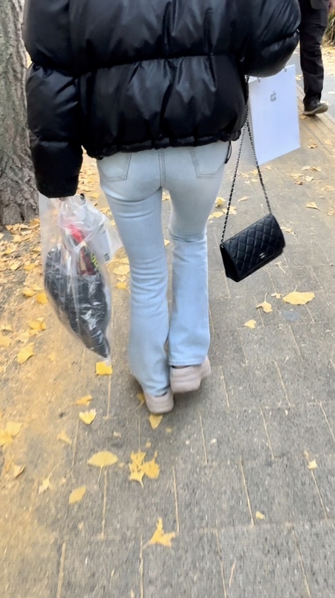 デニム女子コレクションVol.93 パン線美脚デニム尻のお姉さんとムチムチ脚のフレアデニムのお姉さん