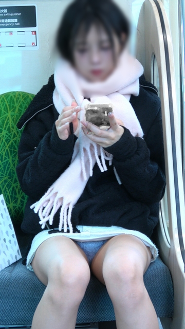 【1月4日まで顔モザなし】くしゅっとソックスと顔がかわいい推定JD、ガラまで丸見え[4K動画][顔出し][ドアップあり]