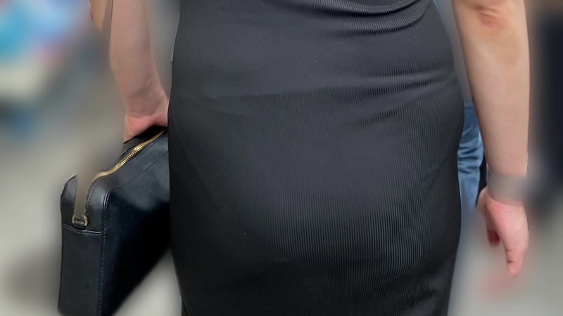 【再販】デカ尻さん好き集まれ！黒いセクシーなワンピースから浮かび上がるパンティーライン(/ω＼)