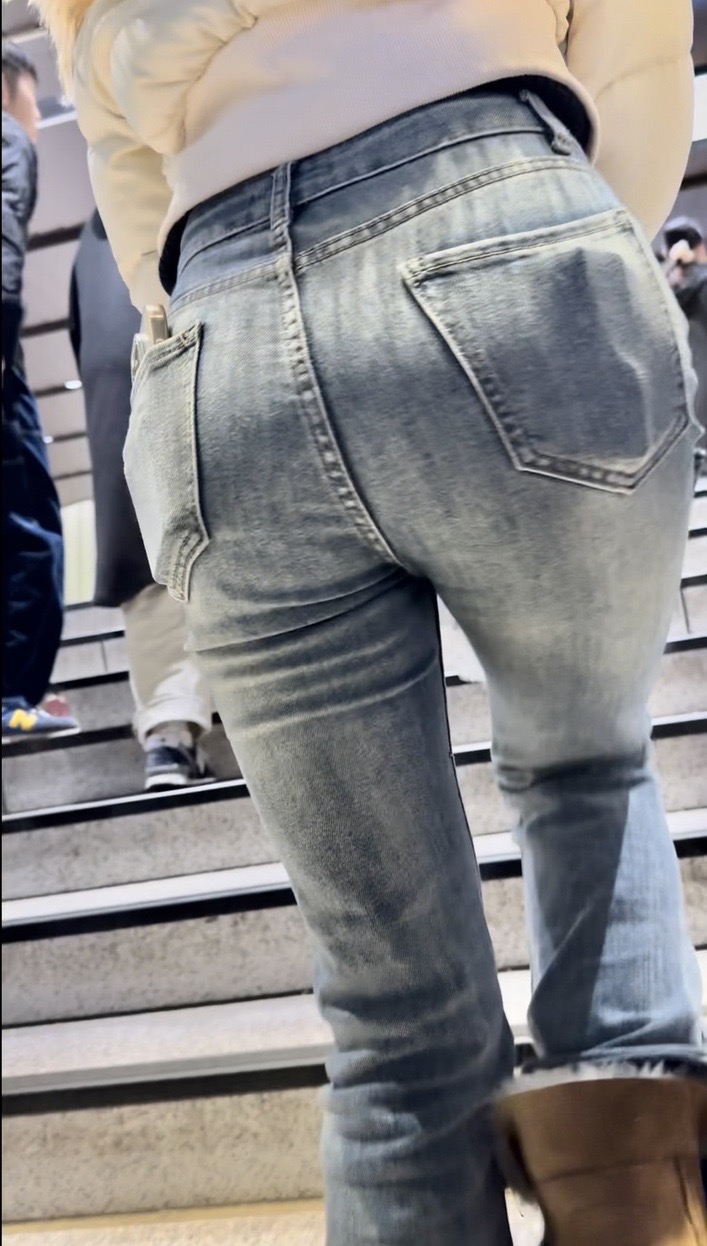 デニム女子コレクションVol.103 いやらしい腰つきに美形デニム尻のJDちゃん