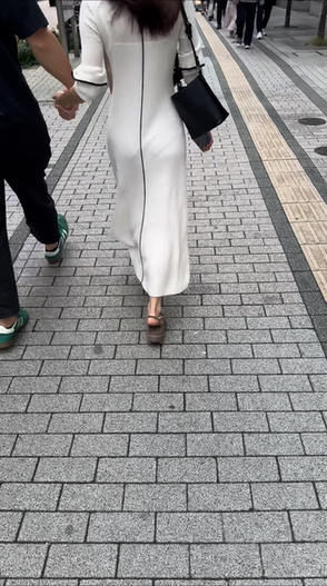 タイトスカート女子コレクションVol.34 パン線もろみえ上品な白のワンピースのお姉さんと派手なピンクのワンピースのお姉さんのエ