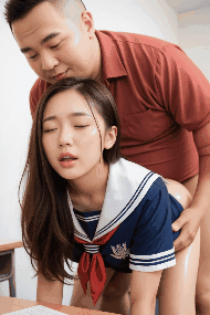 〖AI動画〗放課後の制服がほどける沈む陽　大柄な男性に後ろから抱かれて、、、