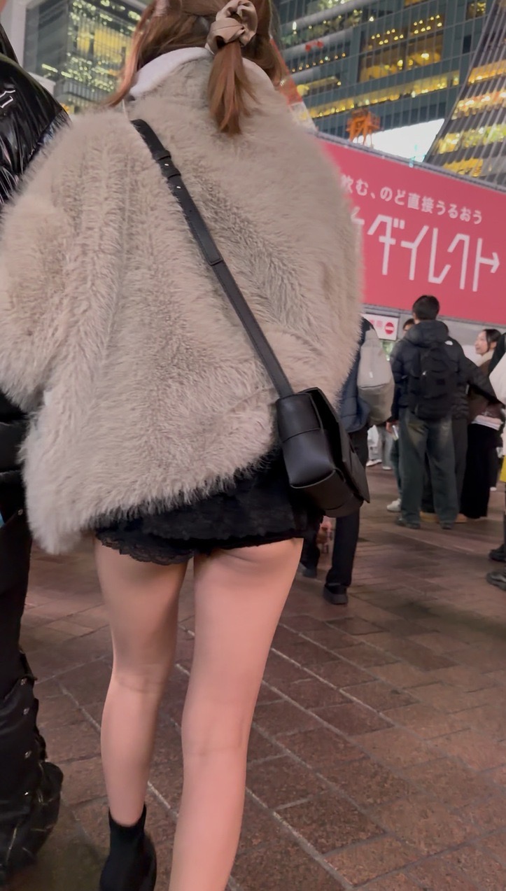 ヒップコレクションVol.69 下尻丸見えになりそうなスレンダーお尻のお姉さん達２選！