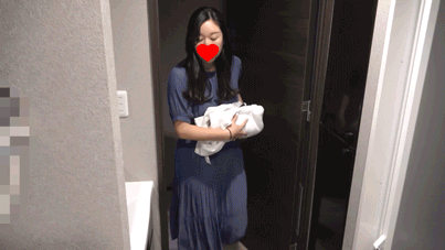 【女性専用シェアハウス着替え】超美巨乳！ムチムチ豊満お姉さんの脱衣所着替え