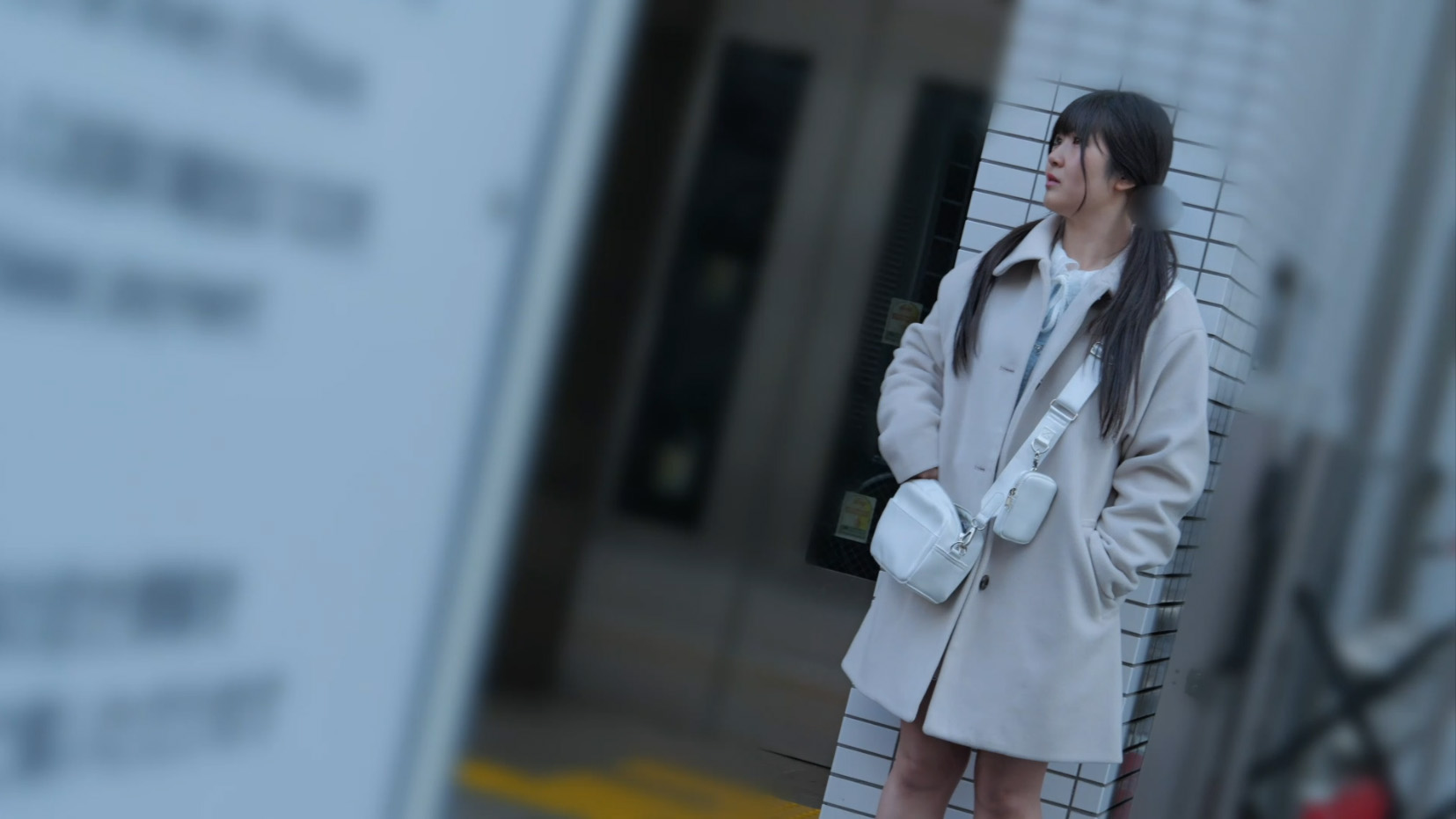 秋葉のコンカフェ天使/専業主婦希望♪　媚〇キマリすぎて失禁、しつこいクリ攻めに連続潮吹きで脱水寸前！中出しの余韻で潮吹き続ける