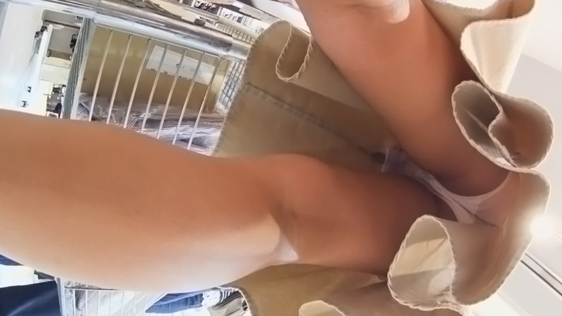 【再販】新高画質パンチラ世界036 紳士服ショップの美人店員さん