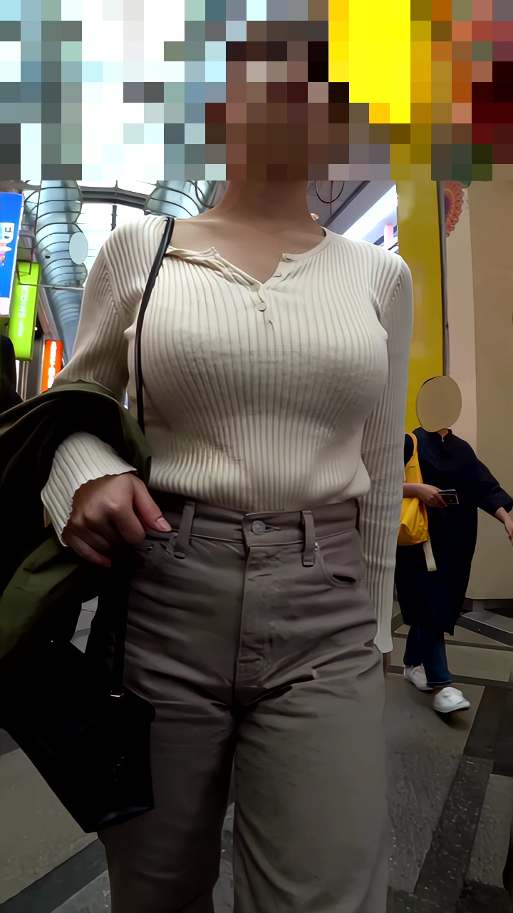 【再販】154可愛くて巨乳のお姉さんが薄いニットを着たらこうなる