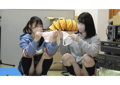 （12日まで目出し！最安値！）40体育館倉庫でぱんつ試着会！えろ下着丸出しでおま⚪︎こも丸見え！！