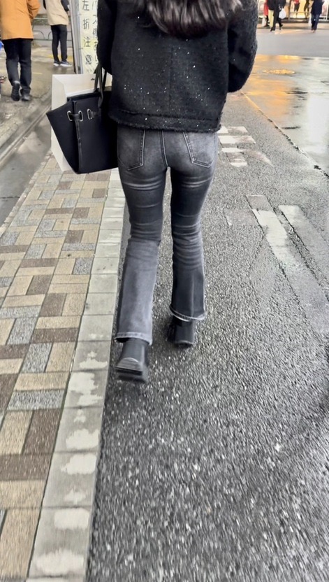 デニム女子コレクションVol.97 長身美スタイルのグレーフレアデニムのお姉さん達