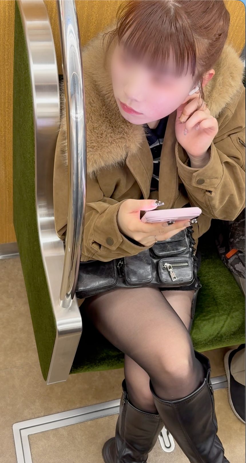 【再販】真上から見下ろす美脚！脚を組むS級ギャル美女のロングブーツ黒スト美脚！